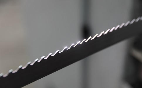 珠海双金属带锯条产生切削噪音的原因具体有哪些？